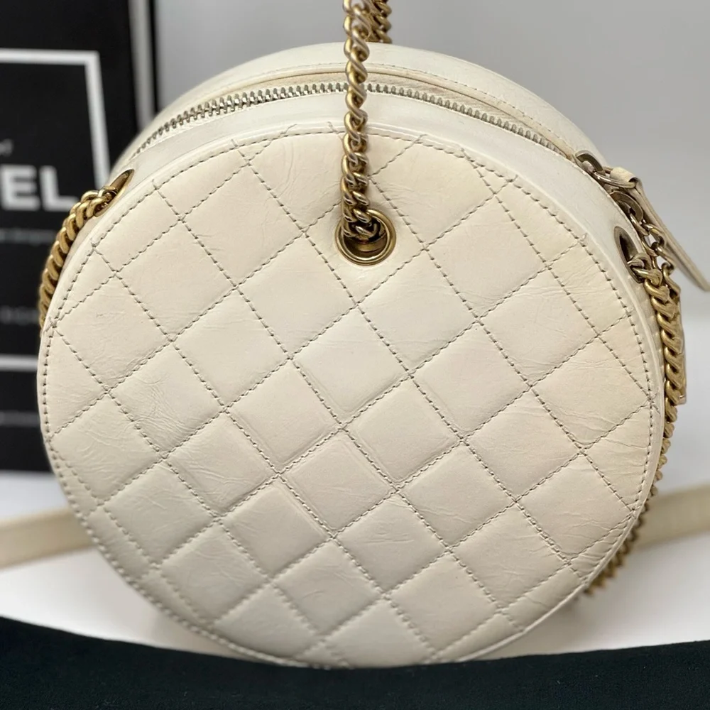 💎💯Authentic CHANEL Trendy CC Vanity Leather Bag (off white)